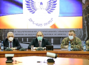 Вооруженные силы не должны оглядываться: премьер-министр представил  высшему офицерскому составу новоназначенного начальника ГШ ВС Артака Давтяна