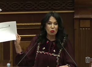 «Знаете, нет, кого вы должны выбрать? Смотрите, если не выберете, у вас будут проблемы: так оказывают давление на осуждённых»