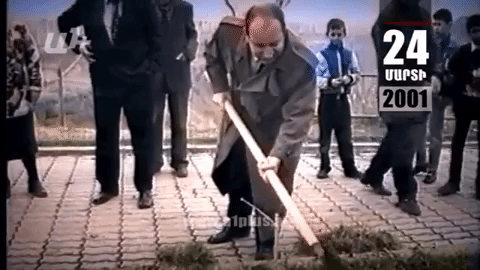 Календарь. 24 марта: Мэр Еревана на собственном примере призывал участвовать в субботнике