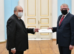 Արմեն Սարգսյանին հավատարմագրերն է հանձնել Հայաստանում Իսլանդիայի  նորանշանակ դեսպանը