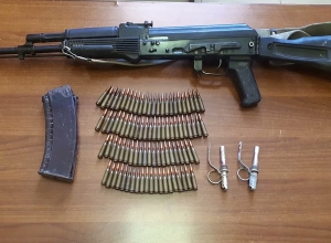 В отделах полиции группа лиц сдали автоматы и пистолеты «Калашникова»
