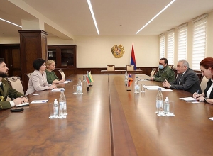 Министр обороны РА принял посла Литвы