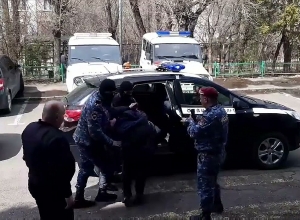 Հայտնաբերել են Լրագրողի արձանը գողացած անձանց