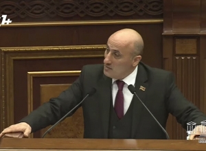 «Вы отправили в Венецианскую комиссию один проект, сегодня обсуждается другой проект: кого вы вводите в заблуждение?»