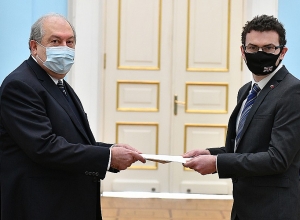 The newly appointed Ambassador of the United Kingdom to Armenia presented his credentials to President Armen Sarkissian