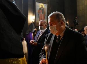 Նախագահ Արմեն Սարգսյանը Ս. Գայանե վանքում ներկա է գտնվել Սուրբ Զատկի Ճրագալույցի պատարագին