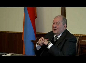 Армен Саркисян принял министра ОНКС Ваграма Думаняна