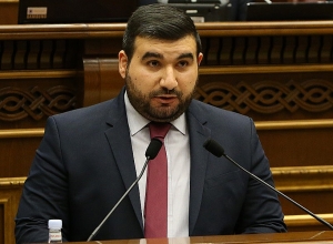 Newly elected Deputy Vahagn Aleksanyan sworn in