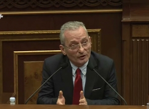 Государственные чиновники, добровольно принявшие участие в войне, будут вознаграждены