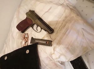 Խուզարկությամբ հայտնաբերվել են «Մակարով» ատրճանակ ու թմրամիջոցներ