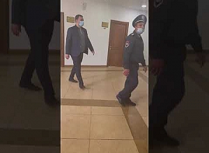 Горисца задержали в наручниках