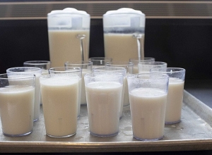 Բողոք՝ կաթի գնիջեցման դեմ․ փակել էին ավտոճանապարհը Ջաջուռ գյուղի հատվածում