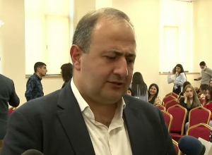 Эти власти могут признать Карсский мирный договор и отказаться от признания геноцида