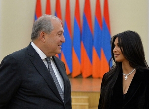 Армен Саркисян направил благодарственные письма Эрику Эсраиляну, Ким Кардашян и Шерилин Саркисян