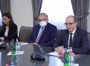 Исполняющий обязанности министра иностранных дел и парламентарии Ирака затронули вопросы региональной безопасности и стабильности