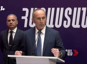 Մի՛ հորինեք մի բան, որ գոյություն չունի․ Քոչարյանը՝ լրագրողին