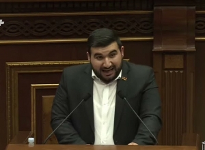 Вы - крёстный отец крови, текущей на улицах Еревана и вам нет пути назад: Алексанян - Кочаряну