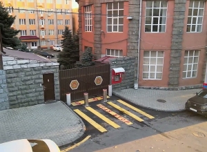 Задержанный, пытаясь скрыться, столкнулся с другими автомобилями