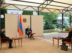 Ֆրանսիական համալսարանի նոր ծրագրերը․ նախագահն ընդունել է ռեկտորին