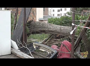 Վնասներ քամու հետևանքով