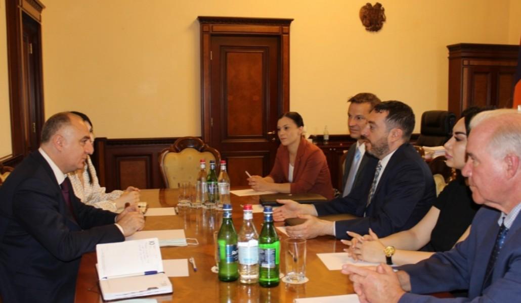 DIFPFblBXQMEeHq5iSx6c5igbS