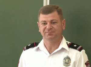 Ճանապարհային ոստիկանությունը հորդորում է պատուհաններից չկախվել