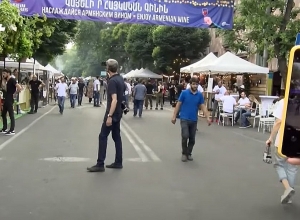 Իսկ ե՞րբ էր հարմար պահը. գինու փառատոնի կազմակերպիչը իրենց քննադատողներին