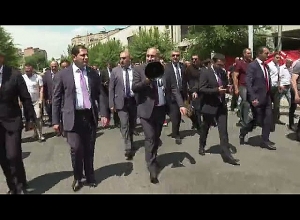 Ներողություն եմ խնդրում մեր գործած բոլոր սխալների եւ թերությունների համար