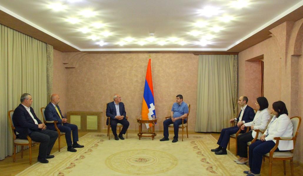 050621PertchSedrakyan.jpg