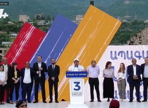 Քթերիցդ եմ բերելու․ չես մարսելու, որ իմ հետ գործ ես բռնել ․ Սուրեն Պապիկյան