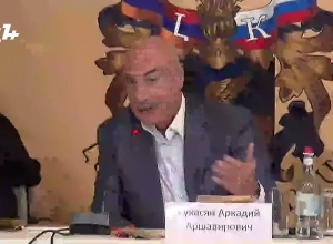 Практически каждый день мы пытались получить ответы от Араика Арутюняна: Аркадий Гукасян