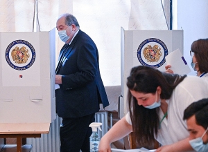 Армен Саркисян принял участие в голосовании