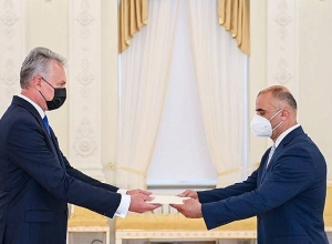 Посол Мартиросян вручил верительные грамоты президенту Литвы