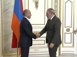 Նիկոլ Փաշինյանը հանդիպել է Էդմոն Մարուքյանին