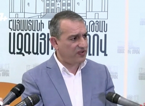 Не наблюдения Роберта Кочаряна должны определять будущее этой страны: брифинг Армена Хачатряна