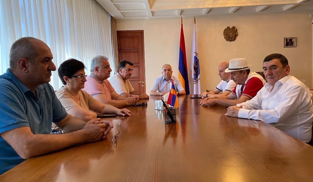 ապծ
