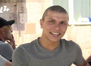 Նորակոչիկները հավաքակայանում պատրաստվում են մեկնել ծառայության