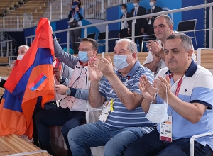 Արմեն Սարգսյանը Տոկիոյի օլիմպիական մարզադաշտում հետևել է Արթուր Դավթյանի մրցելույթին