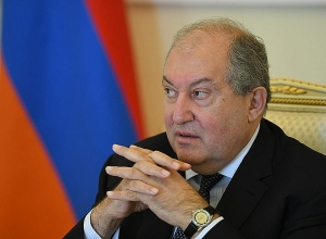 Армен Саркисян выехал во Францию