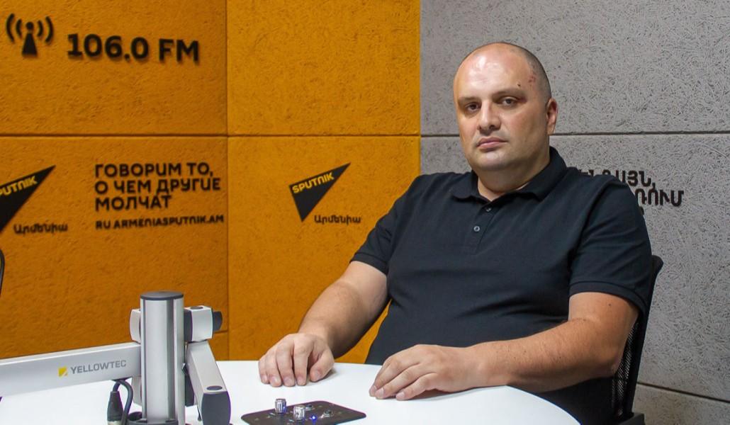 Մհեր Հակոբյան