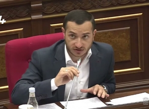 Почему вы не подождали 2 дня решения Конституционного суда? Айрапетян