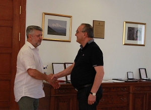 Председатель НС Арцаха принял постоянного представителя Арцаха в РФ Альберта Андряна