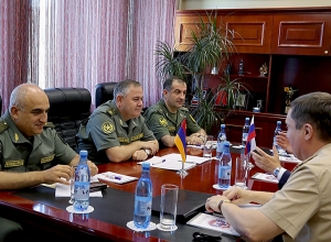 Начальник Генштаба ВС РА принял Сергея Копыркина