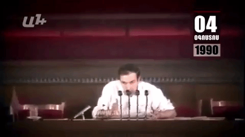 Календарь. 4 августа: Левон Тер-Петросян избран председателем Верховного Совета