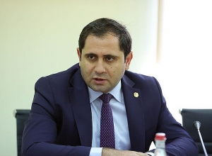 Брифинг вице-премьера Сурена Папикяна с журналистами в Гюмри