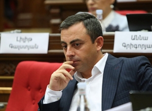 Кто из оппозиционных депутатов не участвовал в избрании Сагателяна, в результате чего голосов не хватило?