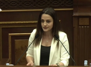 Депутат обратилась к ассирийскому народу на ассирийском языке