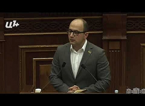 По господину Алексаняну видно, что его лозунг жизни - «где хлеб, там и родина»: Мамиджанян