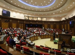 Национальное собрание проведет дополнительное заседание 10 августа