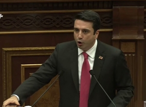 Дайте же мне сказать: господин Манукян, это моё выступление посвящено Вам: Ален Симонян